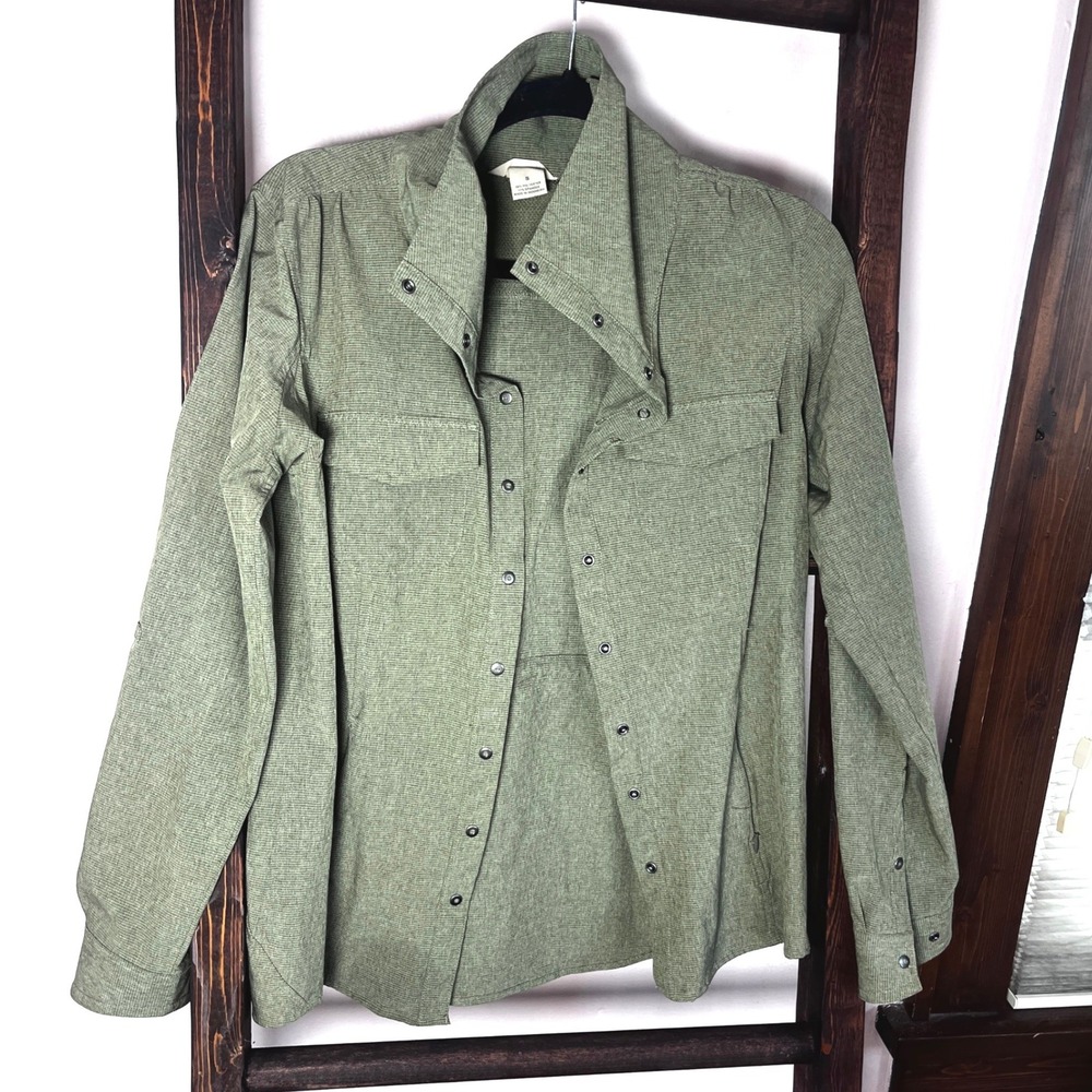 Duluth Trading Co Womens Green Long Sleeve Snap Shirt Size S Gorpcore Wicking